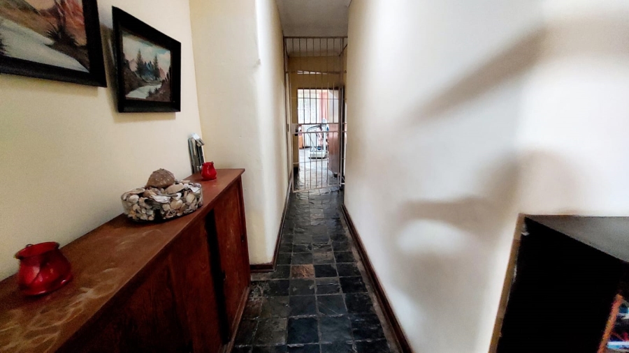 4 Bedroom Property for Sale in Loumarina A H Gauteng