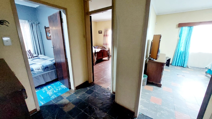 4 Bedroom Property for Sale in Loumarina A H Gauteng