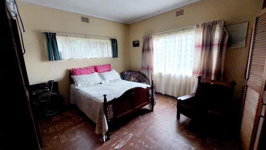 4 Bedroom Property for Sale in Loumarina A H Gauteng