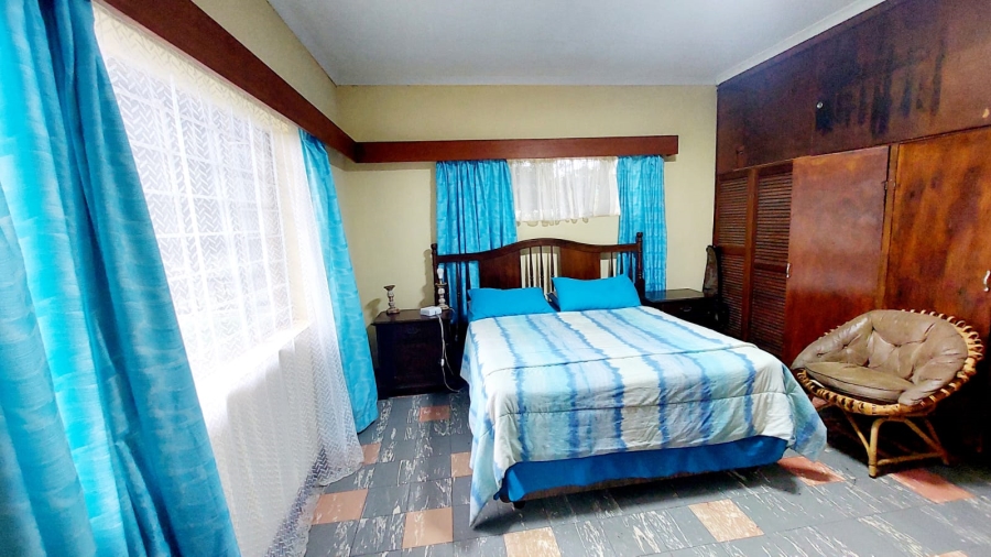 4 Bedroom Property for Sale in Loumarina A H Gauteng