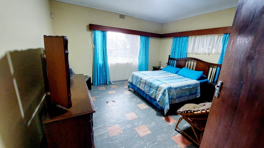 4 Bedroom Property for Sale in Loumarina A H Gauteng