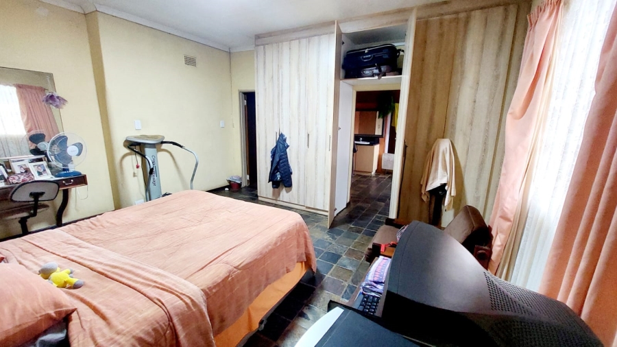4 Bedroom Property for Sale in Loumarina A H Gauteng