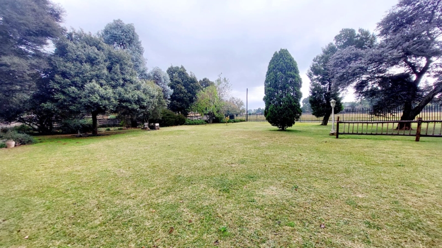 4 Bedroom Property for Sale in Loumarina A H Gauteng