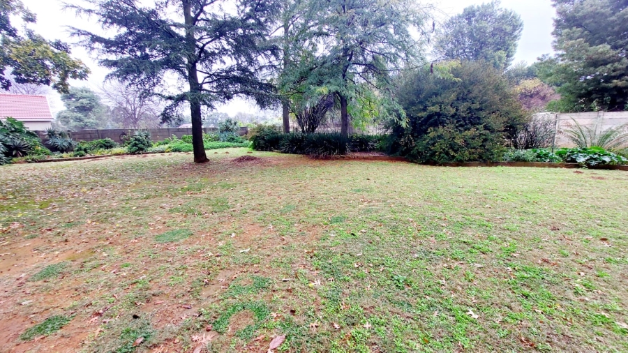 4 Bedroom Property for Sale in Loumarina A H Gauteng
