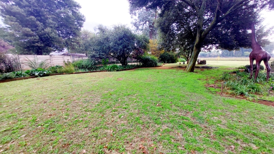 4 Bedroom Property for Sale in Loumarina A H Gauteng