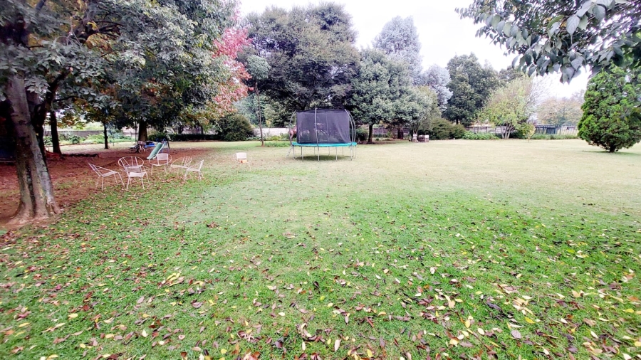 4 Bedroom Property for Sale in Loumarina A H Gauteng