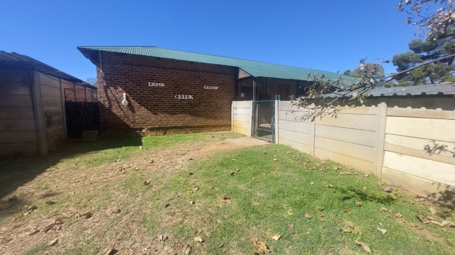 4 Bedroom Property for Sale in Loumarina A H Gauteng