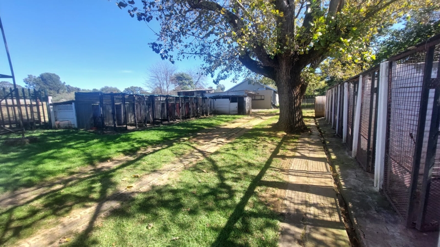 4 Bedroom Property for Sale in Loumarina A H Gauteng