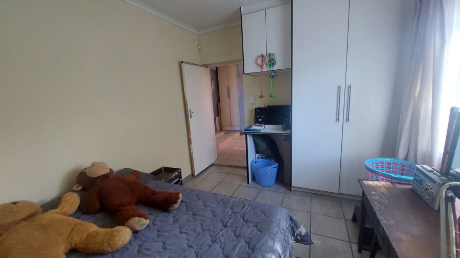 4 Bedroom Property for Sale in Loumarina A H Gauteng