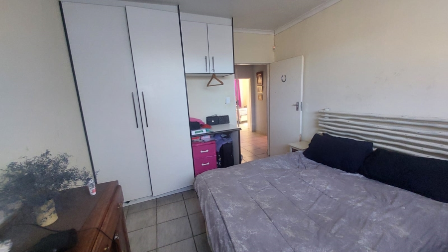 4 Bedroom Property for Sale in Loumarina A H Gauteng