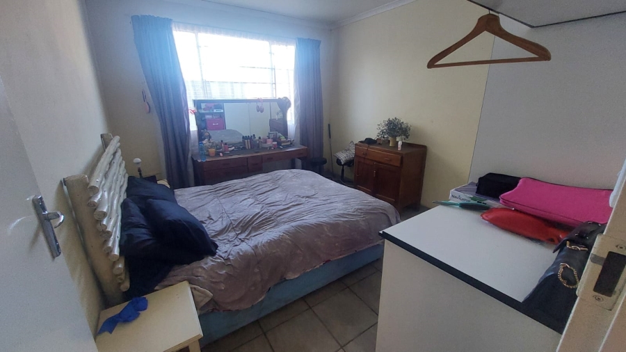 4 Bedroom Property for Sale in Loumarina A H Gauteng