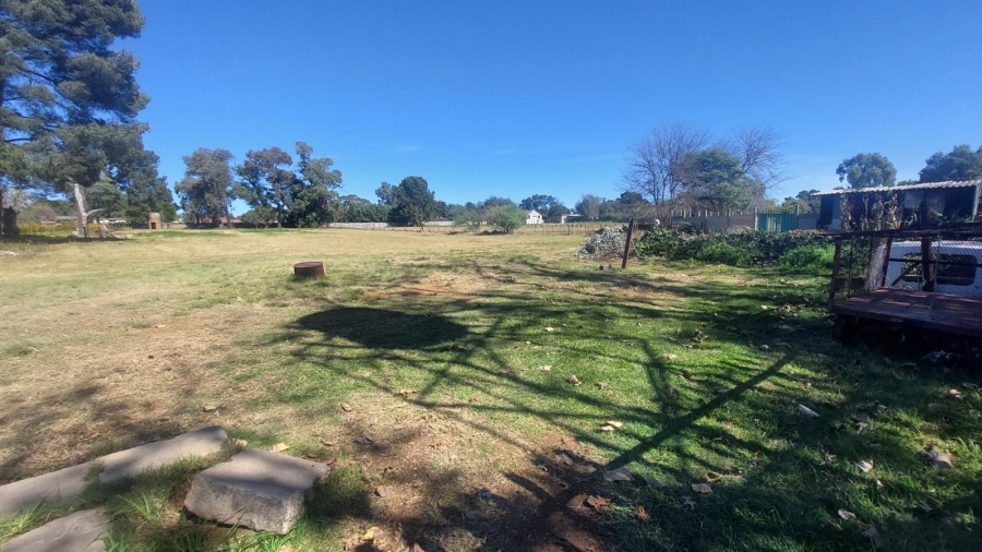 4 Bedroom Property for Sale in Loumarina A H Gauteng