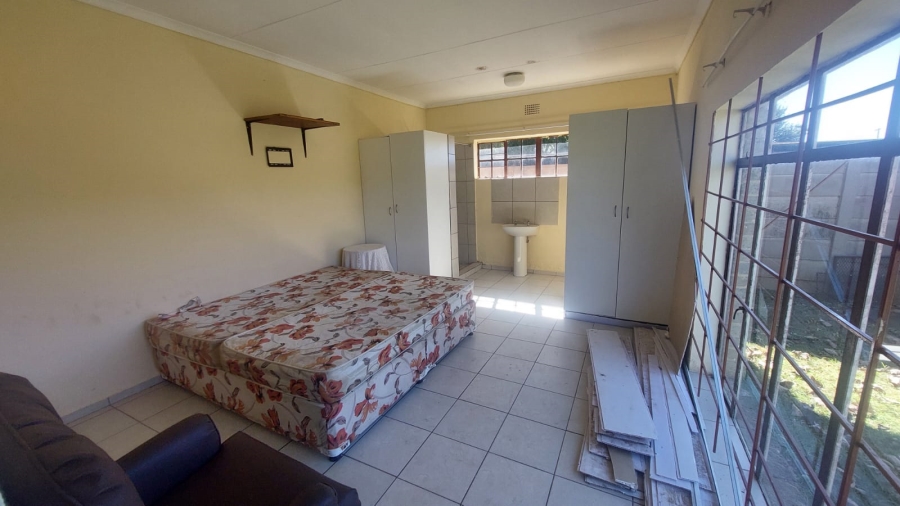 4 Bedroom Property for Sale in Loumarina A H Gauteng