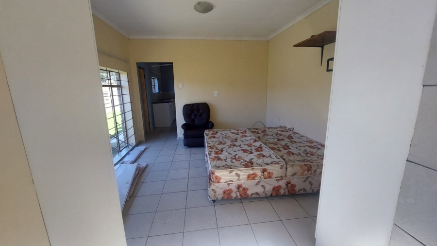 4 Bedroom Property for Sale in Loumarina A H Gauteng