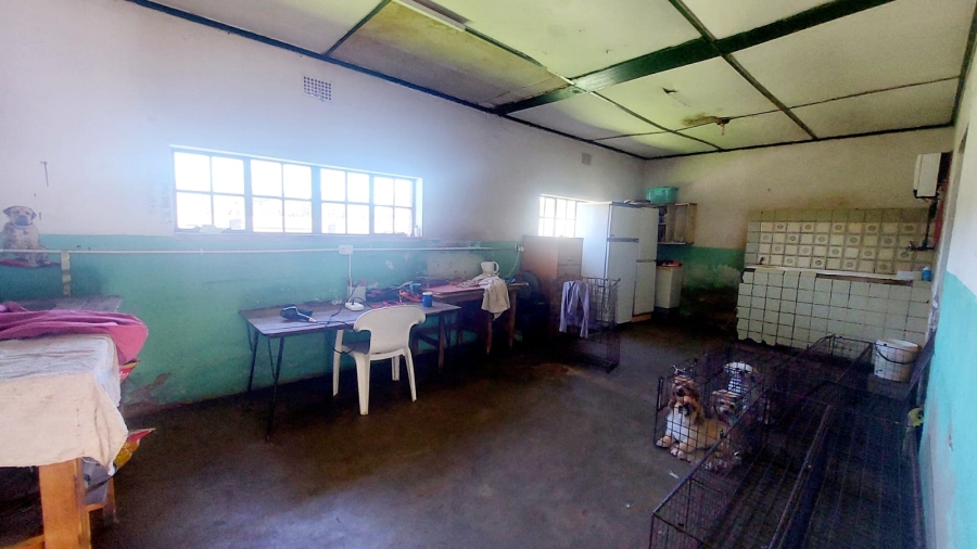 4 Bedroom Property for Sale in Loumarina A H Gauteng