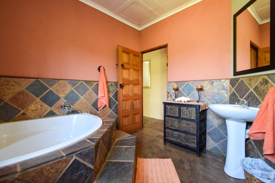4 Bedroom Property for Sale in Kameeldrift East Gauteng