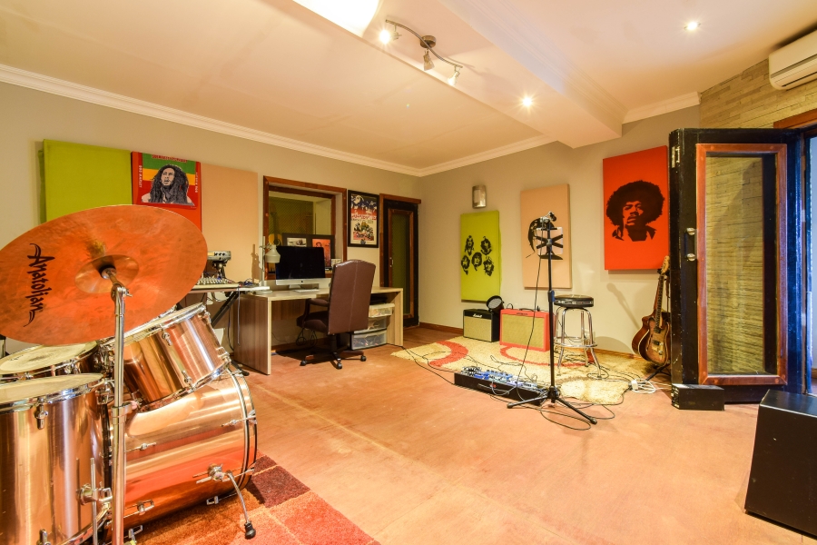 3 Bedroom Property for Sale in Garsfontein Gauteng