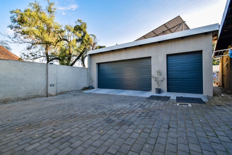 3 Bedroom Property for Sale in Garsfontein Gauteng