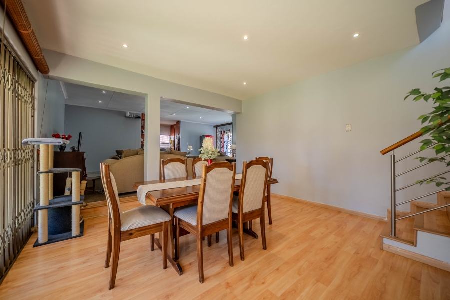 4 Bedroom Property for Sale in Rietvalleirand Gauteng