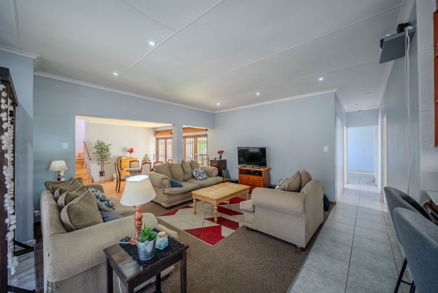 4 Bedroom Property for Sale in Rietvalleirand Gauteng