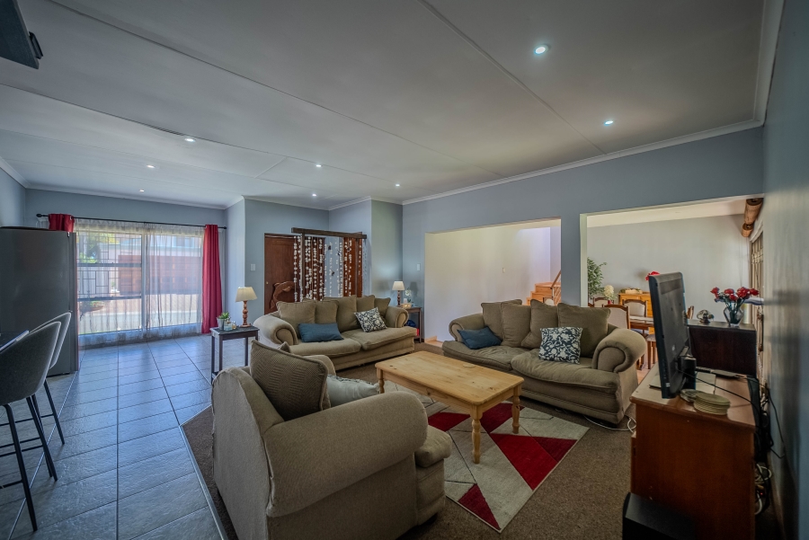 4 Bedroom Property for Sale in Rietvalleirand Gauteng