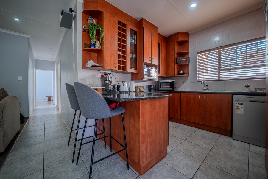 4 Bedroom Property for Sale in Rietvalleirand Gauteng