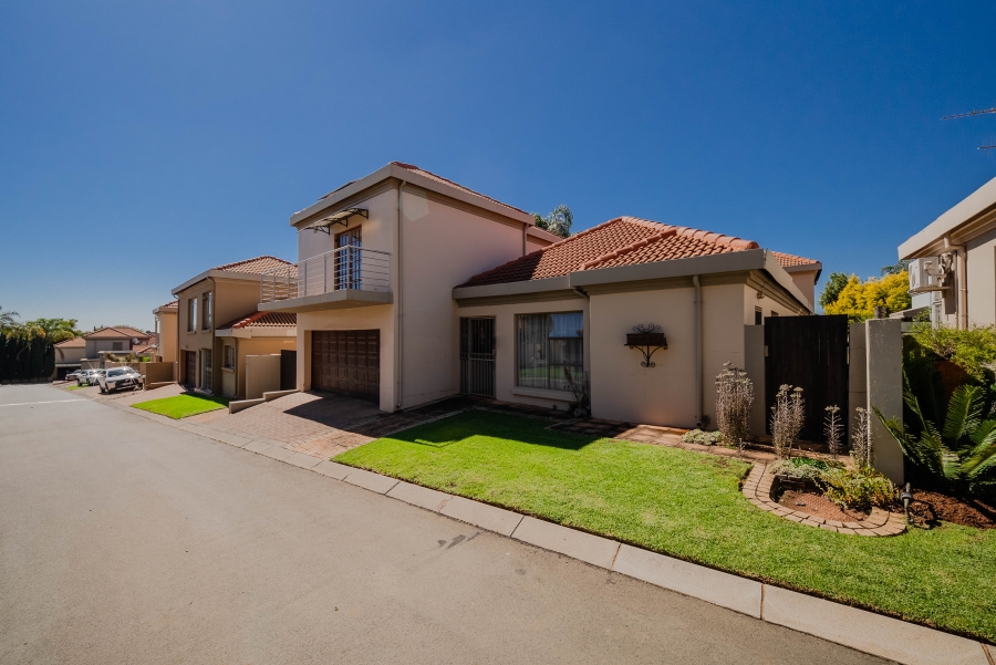 4 Bedroom Property for Sale in Rietvalleirand Gauteng