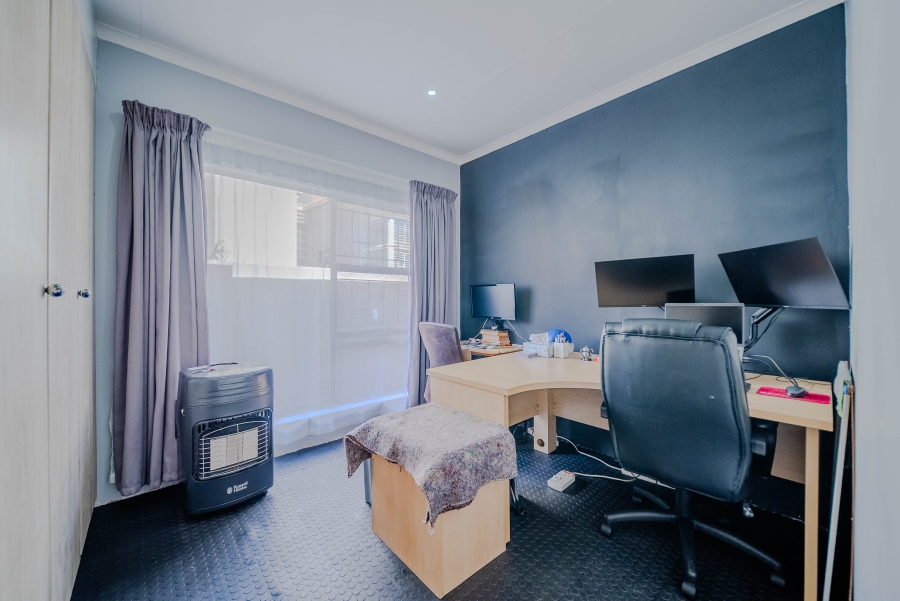 4 Bedroom Property for Sale in Rietvalleirand Gauteng