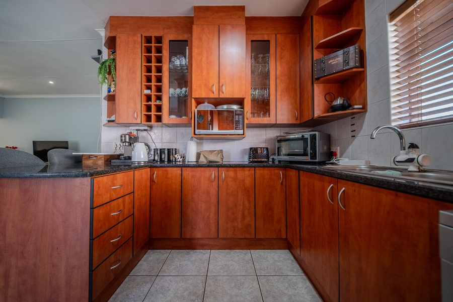 4 Bedroom Property for Sale in Rietvalleirand Gauteng