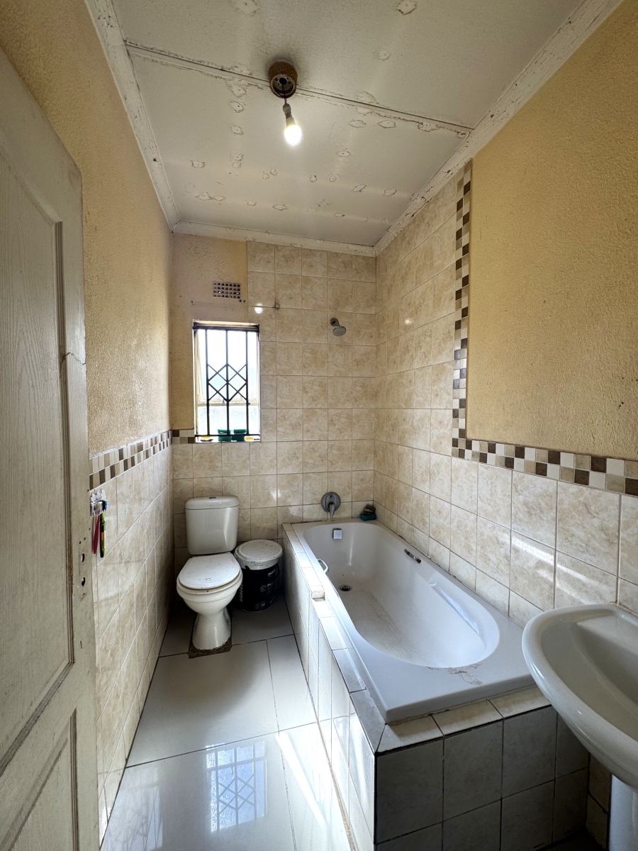 3 Bedroom Property for Sale in Roodekop Gauteng