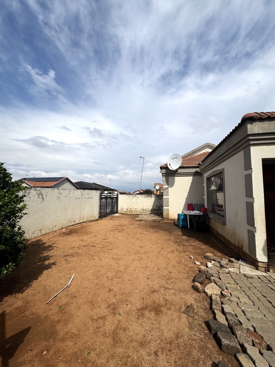 3 Bedroom Property for Sale in Roodekop Gauteng