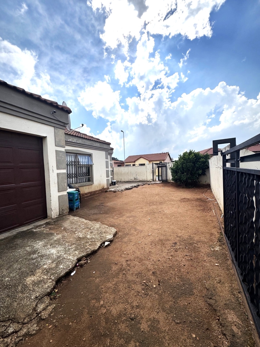 3 Bedroom Property for Sale in Roodekop Gauteng