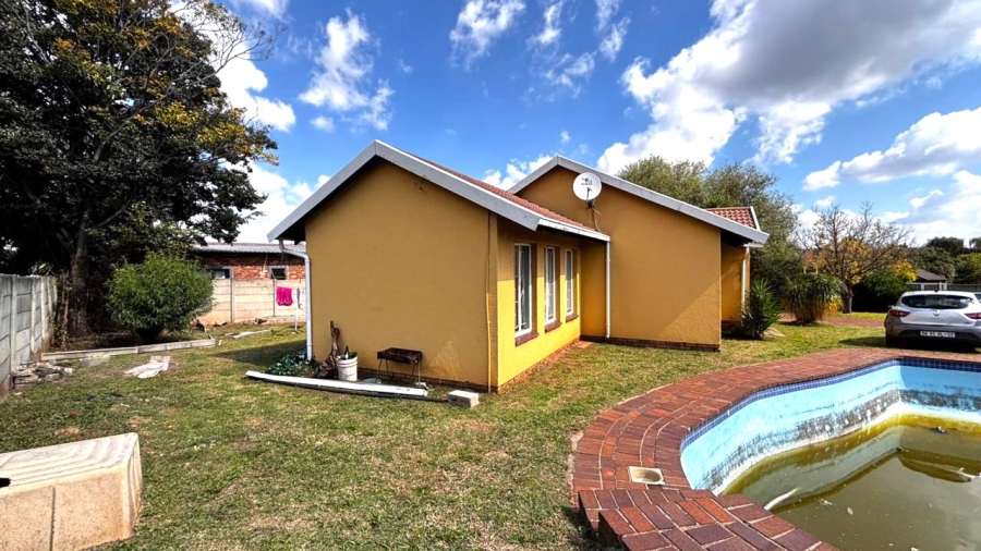 3 Bedroom Property for Sale in Dalpark Gauteng