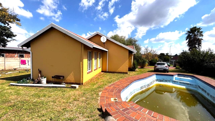 3 Bedroom Property for Sale in Dalpark Gauteng