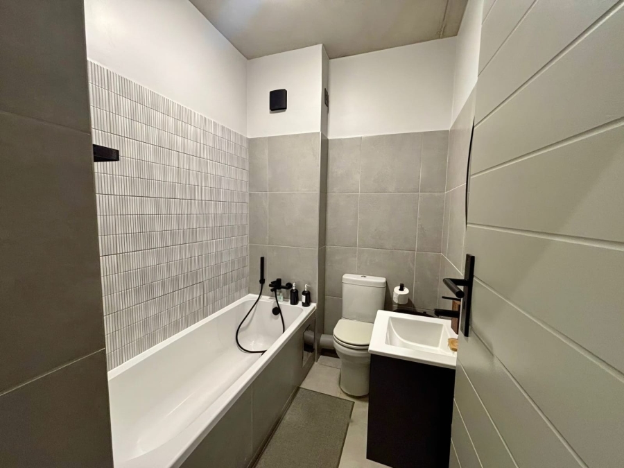 2 Bedroom Property for Sale in Castle Gate Gauteng