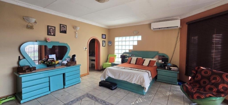 6 Bedroom Property for Sale in Amandasig Gauteng