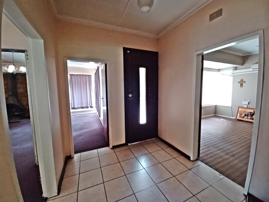 4 Bedroom Property for Sale in Vanderbijlpark CW 5 Gauteng