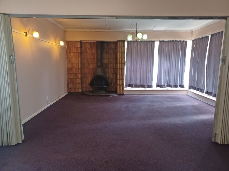 4 Bedroom Property for Sale in Vanderbijlpark CW 5 Gauteng