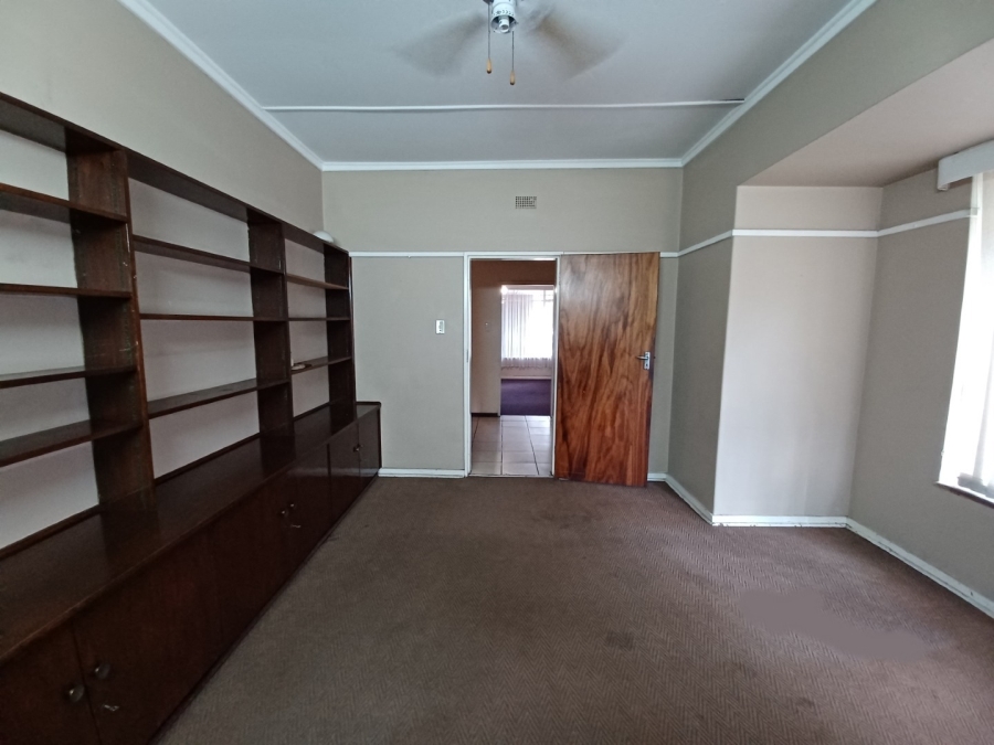 4 Bedroom Property for Sale in Vanderbijlpark CW 5 Gauteng