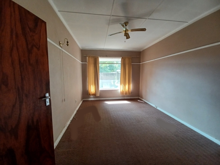 4 Bedroom Property for Sale in Vanderbijlpark CW 5 Gauteng