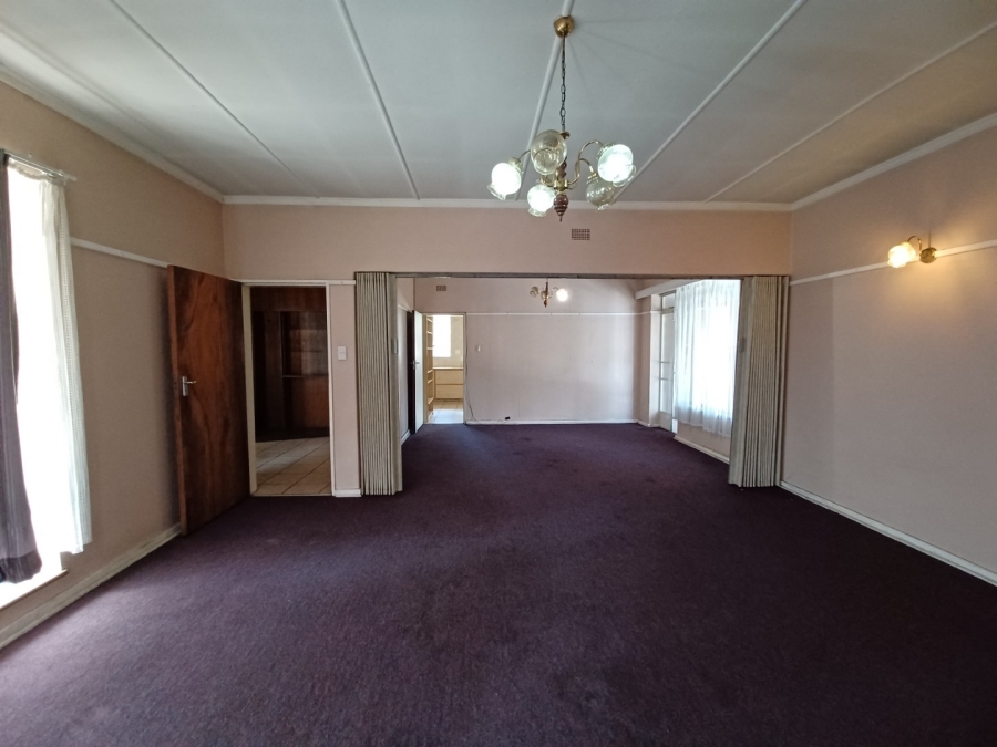 4 Bedroom Property for Sale in Vanderbijlpark CW 5 Gauteng