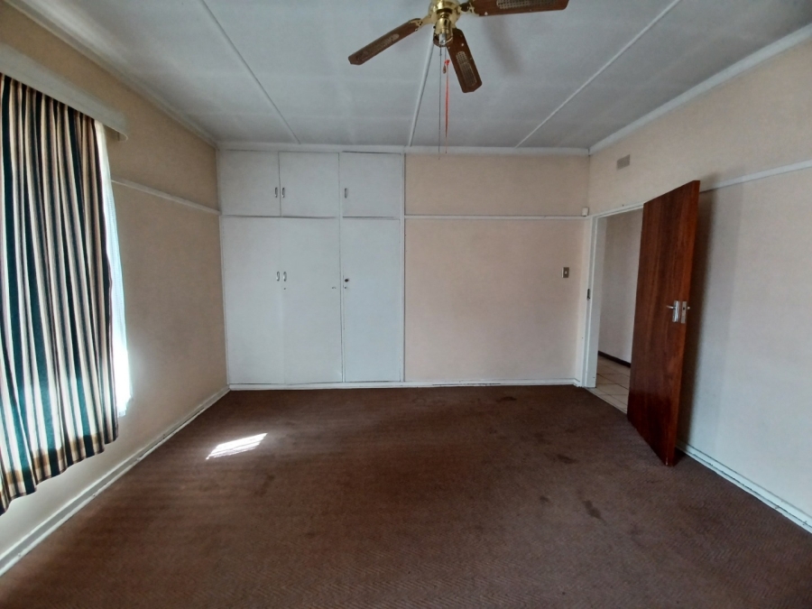 4 Bedroom Property for Sale in Vanderbijlpark CW 5 Gauteng