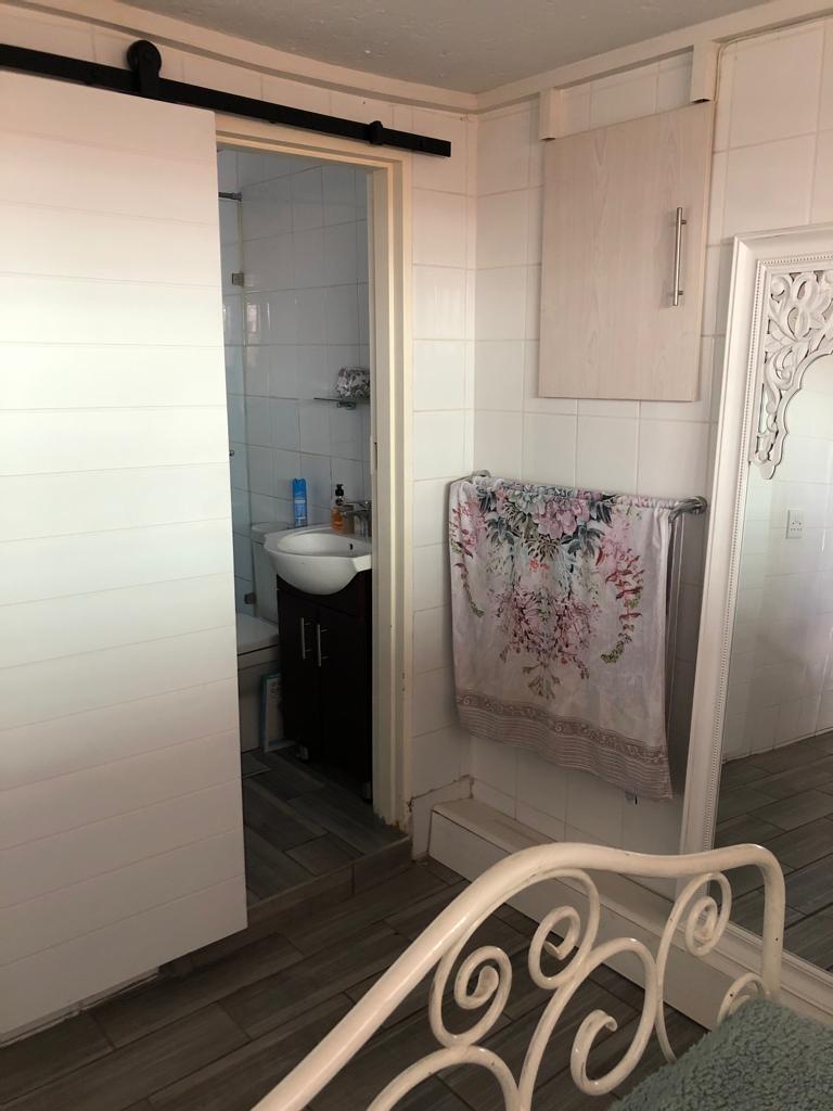To Let 1 Bedroom Property for Rent in Kenmare Gauteng