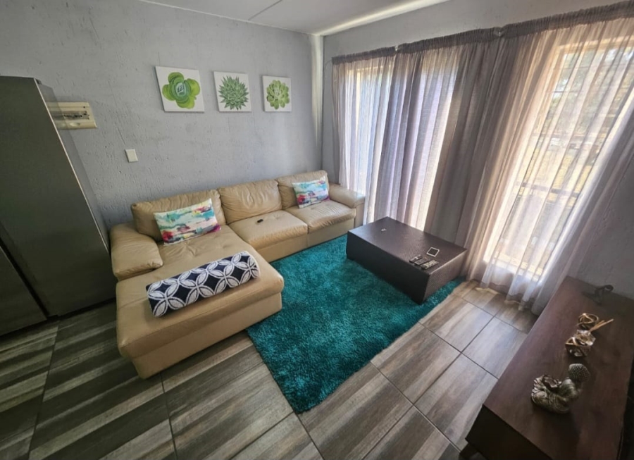 To Let 2 Bedroom Property for Rent in Klippoortjie Gauteng