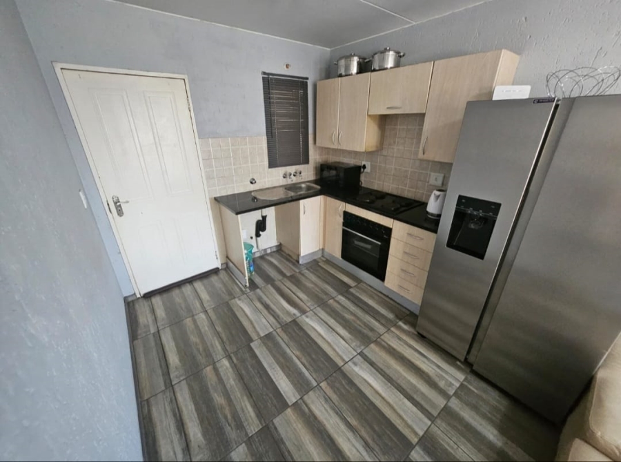 To Let 2 Bedroom Property for Rent in Klippoortjie Gauteng