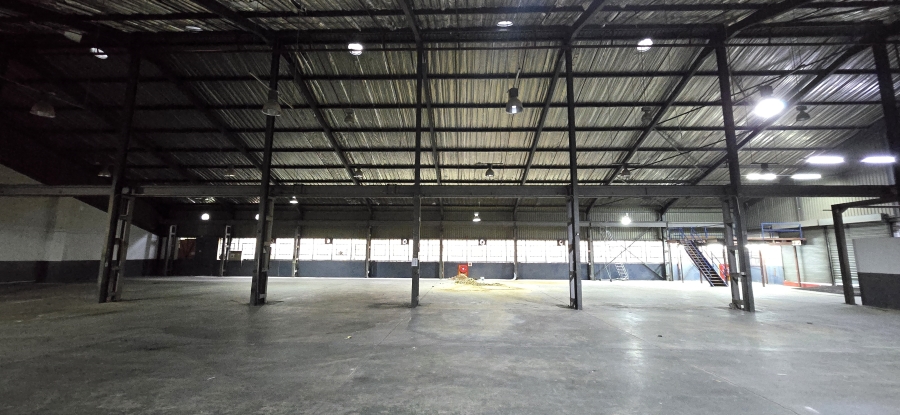 To Let Commercial Property for Rent in Strijdom Park Gauteng