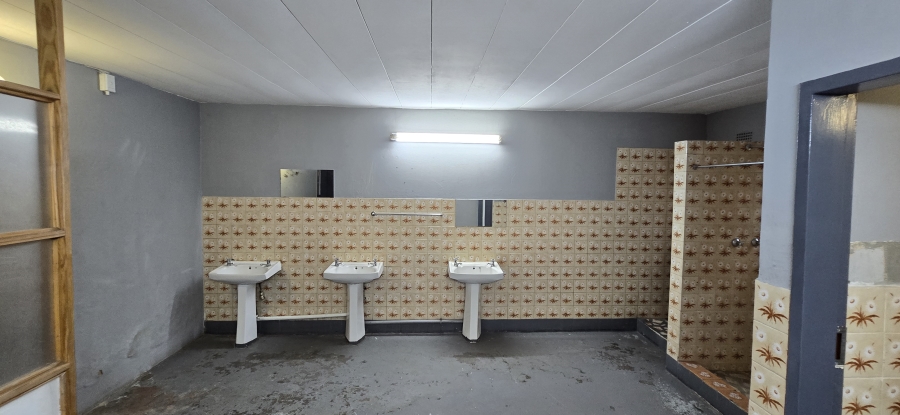 To Let Commercial Property for Rent in Strijdom Park Gauteng