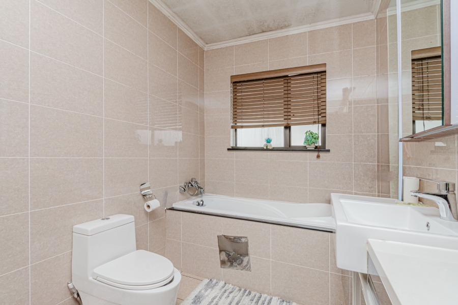 To Let 3 Bedroom Property for Rent in Craigavon Gauteng