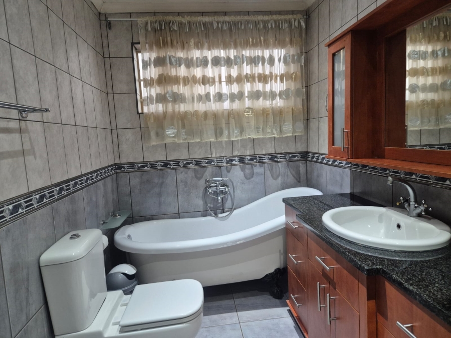 To Let 2 Bedroom Property for Rent in Krugersdorp North Gauteng