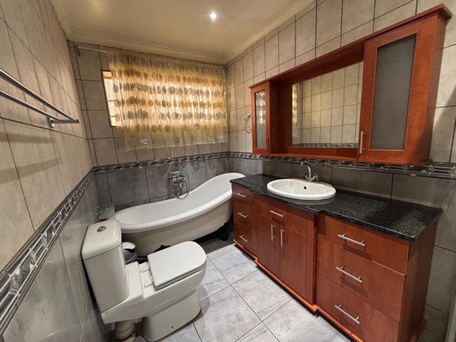 To Let 2 Bedroom Property for Rent in Krugersdorp North Gauteng